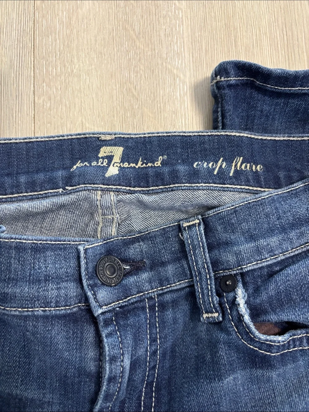 🔥BUNDLESALE Ladies 27 7 For All Mankind Crop Flare Jeans
